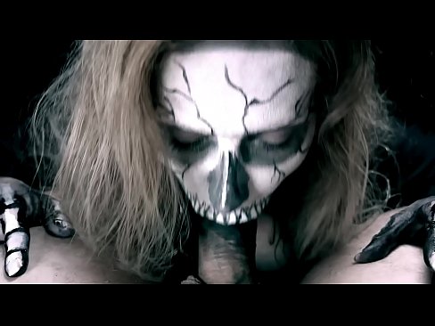 ❤️ Demon cailín sucking coileach lena béal dubh agus shlogtha cum. ❤❌  Gnéas  ag ga.redpornpictures.ru ﹏