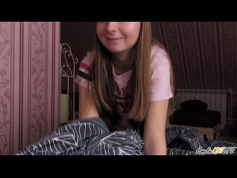 ❤️ Tarraingíonn Blondie BFF go domhain uirthi agus faigheann sí cum ina béal ❤❌  Gnéas  ag ga.redpornpictures.ru ﹏